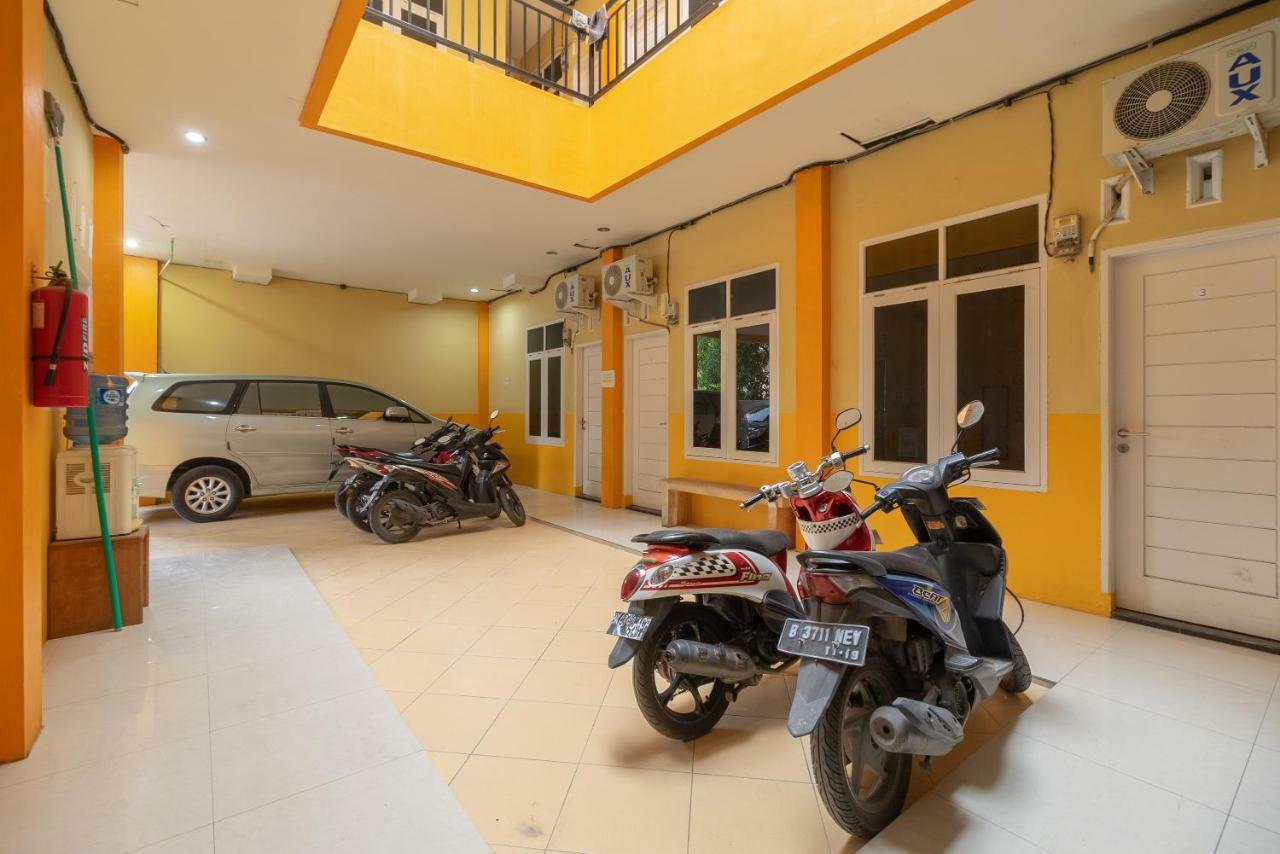 Reddoorz Syariah Near Rs Pirngadi Medan Exterior foto