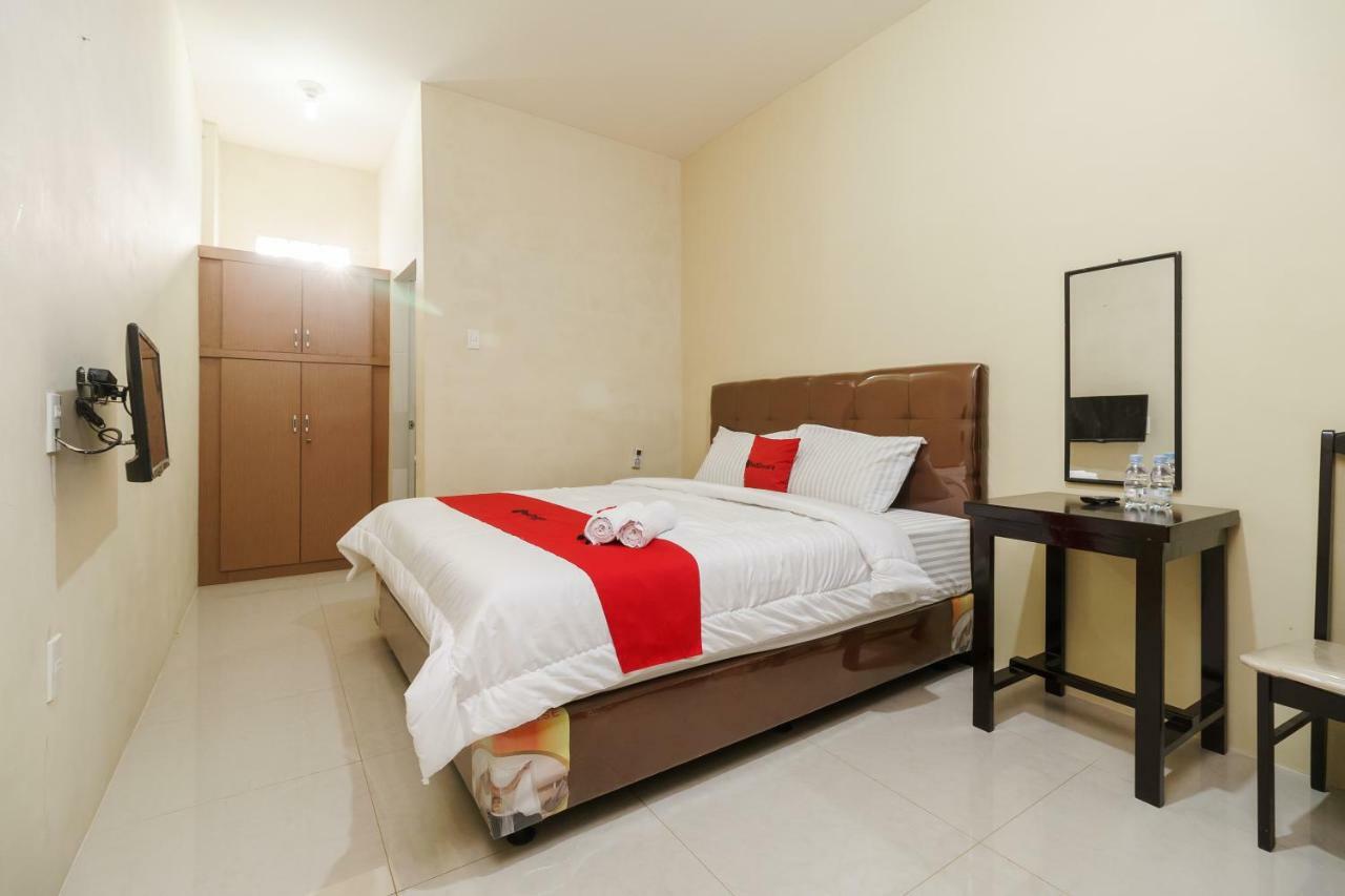 Reddoorz Syariah Near Rs Pirngadi Medan Exterior foto